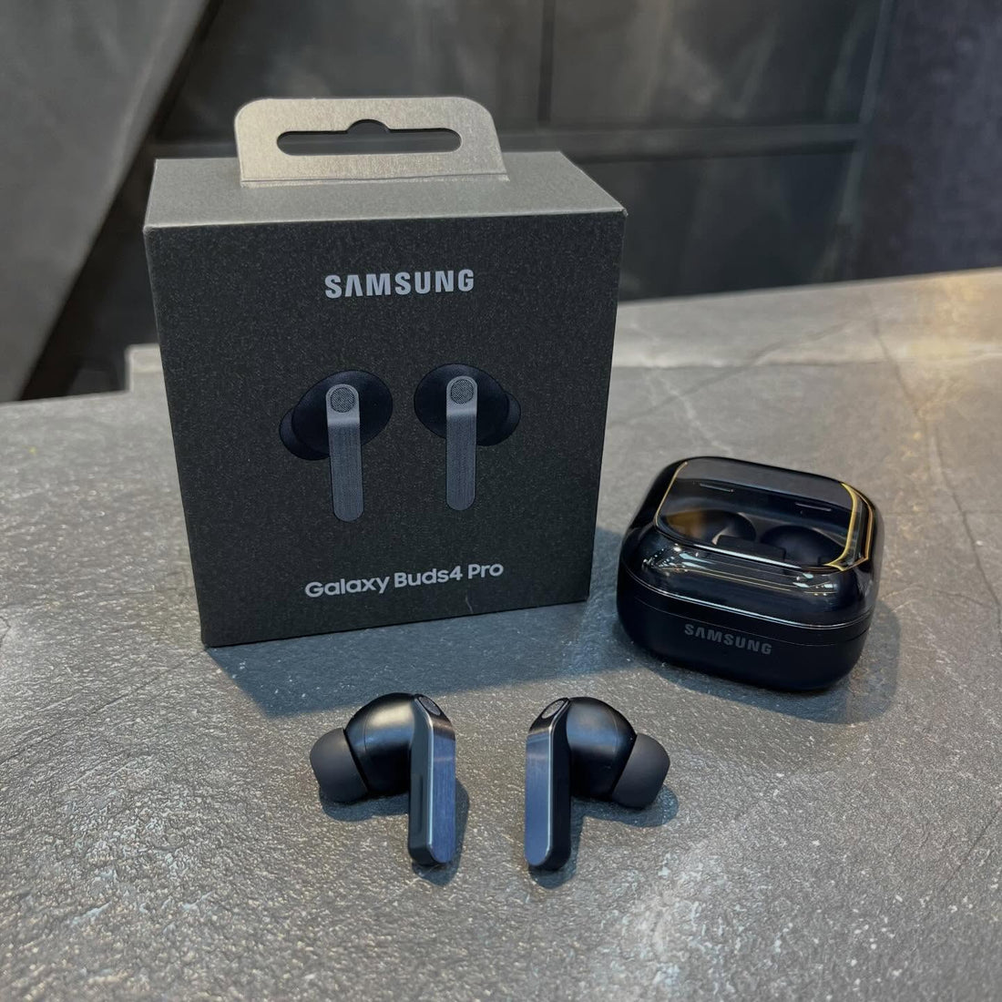 Buds 4 Pro Premium Black Series